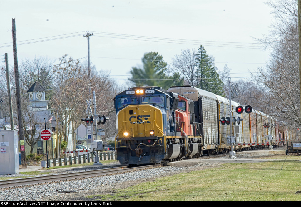 CSX on CN at Holly